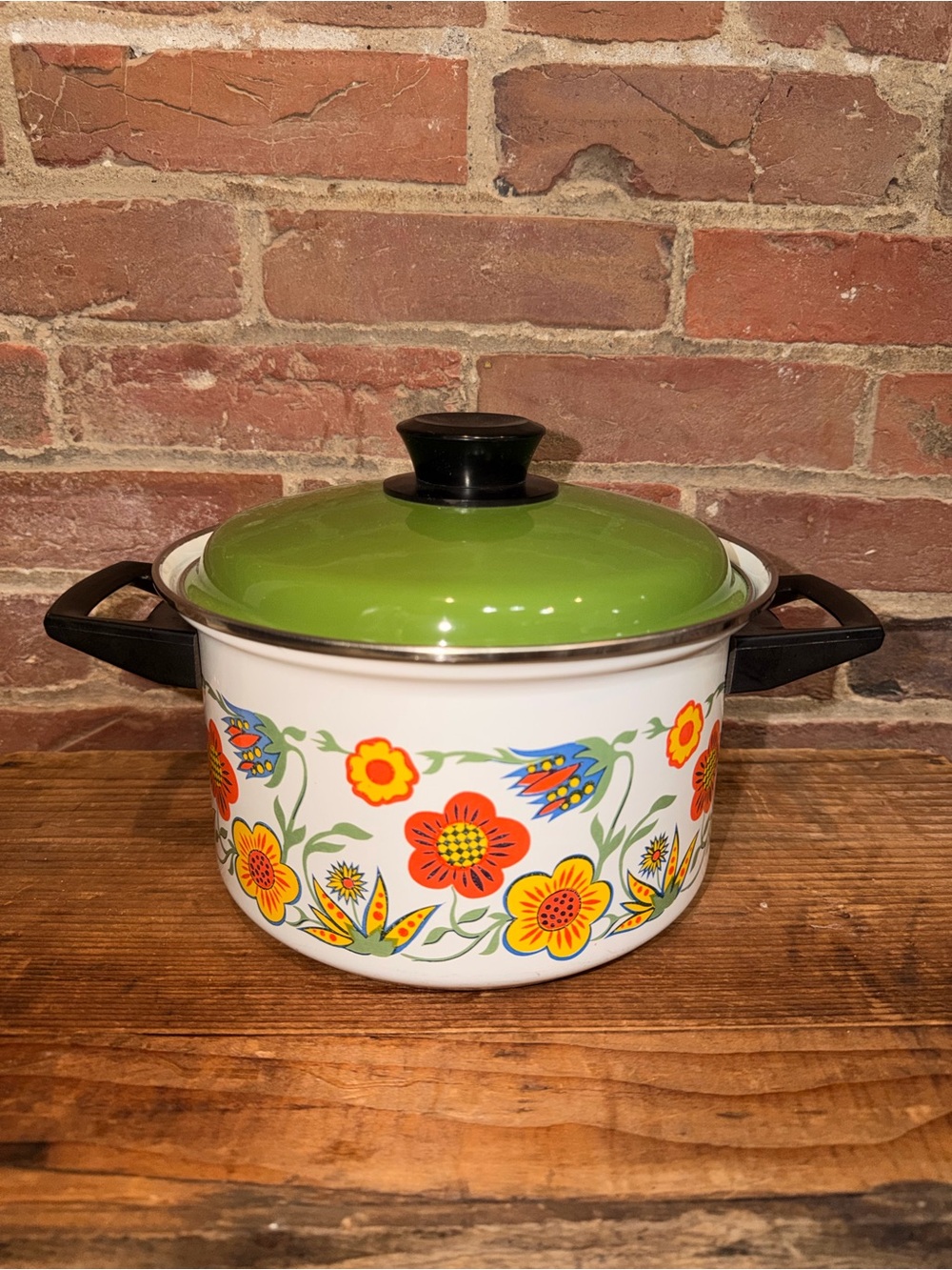 Green Floral Enamel Stockpot with Lid - Home Kitchen Floral 70s